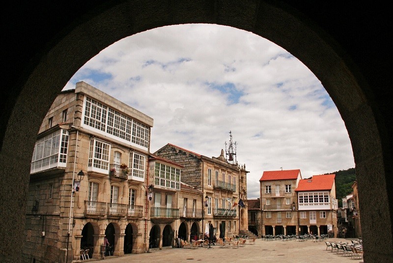 La Plaza Mayor de Ribadavia